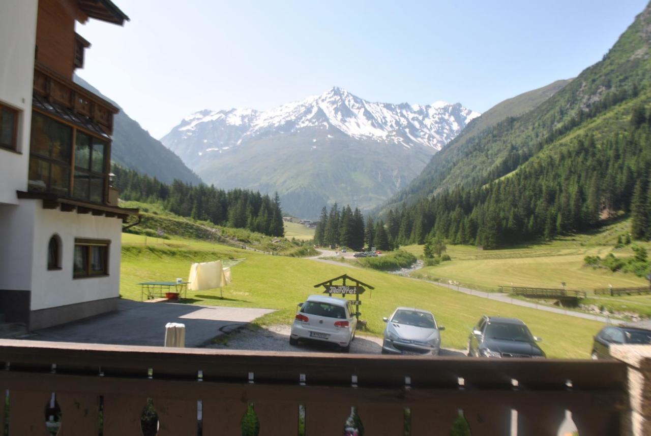 Bed and Breakfast Haus Margret St. Leonhard im Pitztal Exterior foto